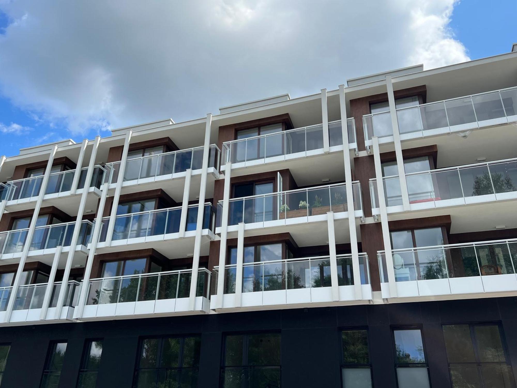 Apartament Spot Klonowa เคียลเซ ภายนอก รูปภาพ